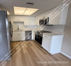 143 SE 13th Ave in Ocala, FL - Building Photo - Building Photo