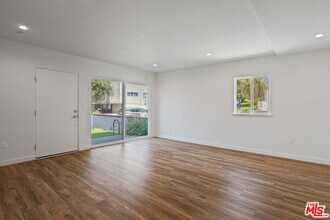 1166 Cochran Ave in Los Angeles, CA - Building Photo - Building Photo