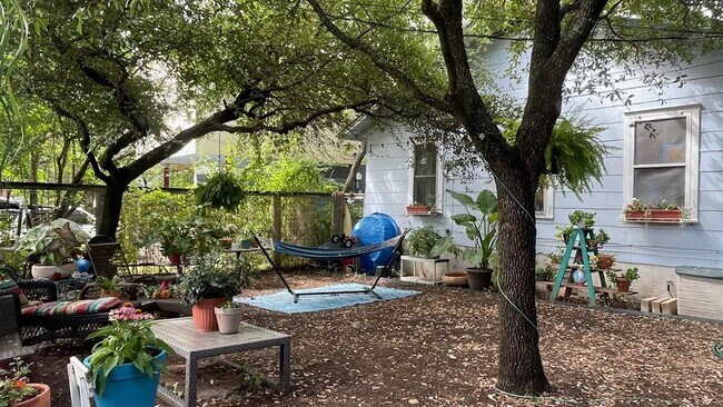 property at 618 W 35th St