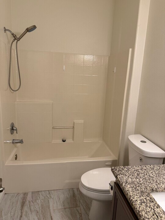 7107 S Durango Dr, Unit 111 in Las Vegas, NV - Building Photo