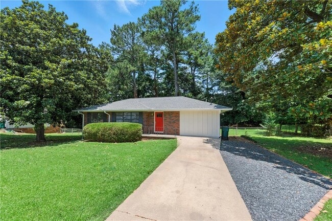property at 1195 Starline Dr