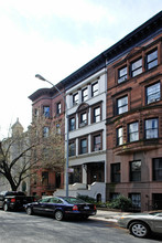 142 W 76th St in New York, NY - Building Photo - Building Photo