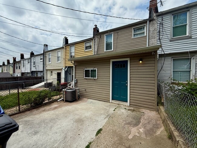 3217 Ravenwood Ave in Baltimore, MD - Building Photo - Building Photo