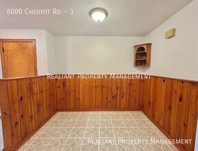 6000 Cheviot Rd in Cincinnati, OH - Building Photo - Building Photo