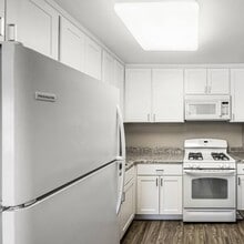 Creek Village Apartments in Levittown, PA - Foto de edificio - Building Photo