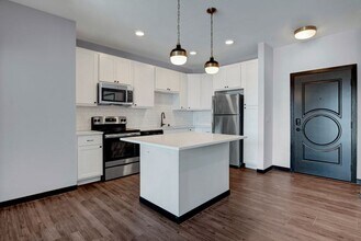 The Lafayette in Fitchburg, WI - Foto de edificio - Building Photo