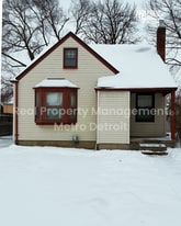 823 E Second St in Royal Oak, MI - Building Photo