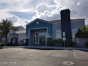 6955 N Durango Dr in Las Vegas, NV - Building Photo - Building Photo