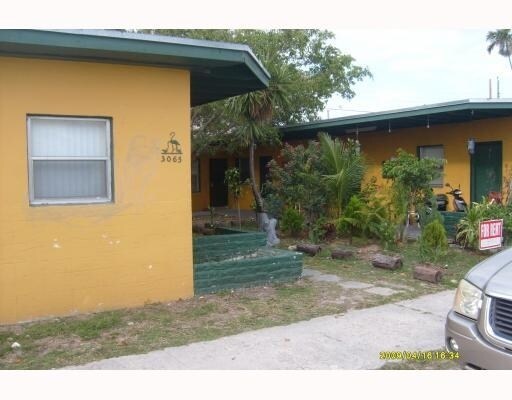 3061-3065 SW 27th Ln in Miami, FL - Building Photo