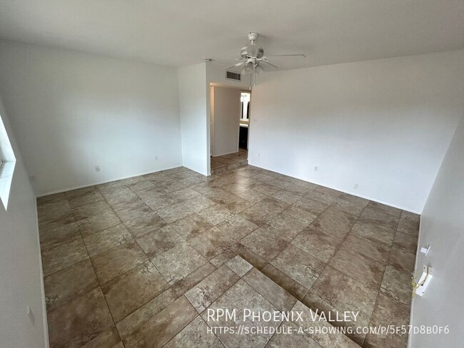18001 N 43rd Way in Phoenix, AZ - Building Photo - Building Photo