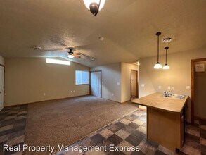 3600 W 93rd St in Sioux Falls, SD - Building Photo - Building Photo