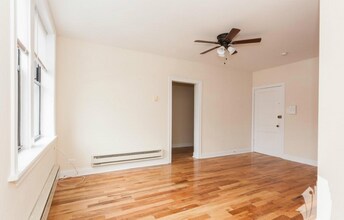 851 W Diversey Pky, Unit 818-OS in Chicago, IL - Foto de edificio - Building Photo