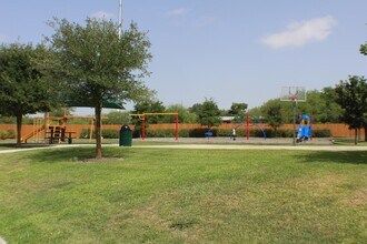 208 Scenic Vista in Cibolo, TX - Building Photo - Building Photo