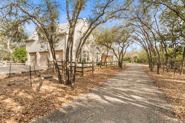 25815 Ralph Fair Rd in Boerne, TX - Building Photo - Building Photo