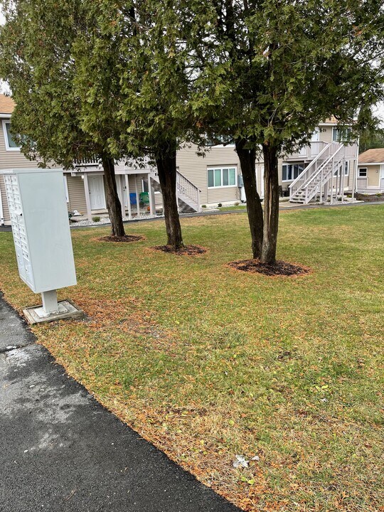 4927 State Route 55, Unit B12 in Swan Lake, NY - Building Photo