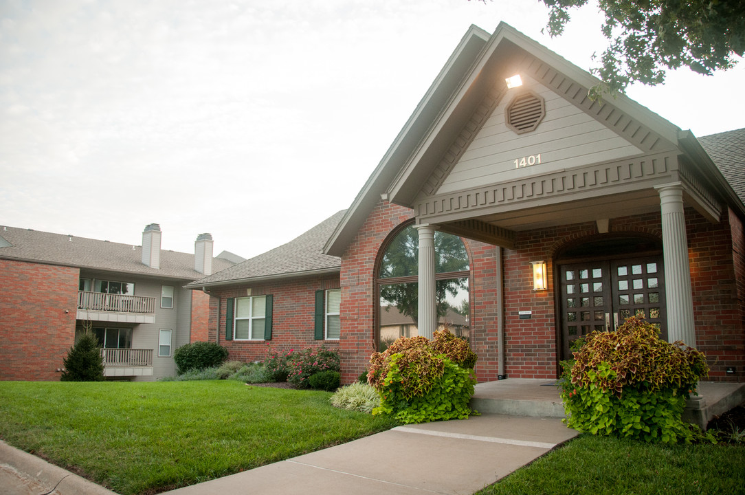 Georgetown Apartment Homes in Manhattan, KS - Building Photo