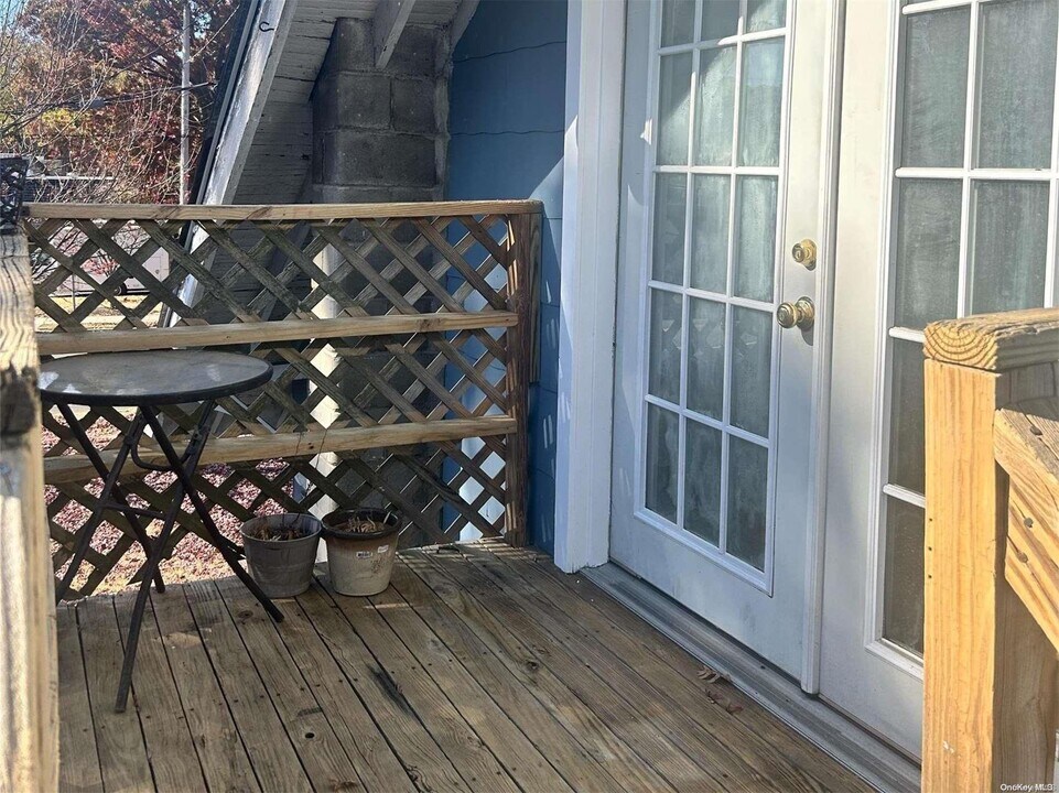 287 Islip Ave-Unit -1 in Islip, NY - Building Photo