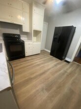 526 S Crescent Ave in Independence, MO - Building Photo - Building Photo