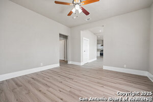 910 Piedmont Ave in San Antonio, TX - Building Photo - Building Photo