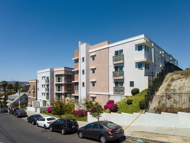 Knob Hill Apartments in Los Angeles, CA - Building Photo - Building Photo