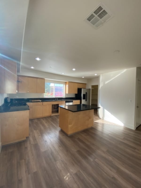 11312 Huston St in Los Angeles, CA - Building Photo - Building Photo