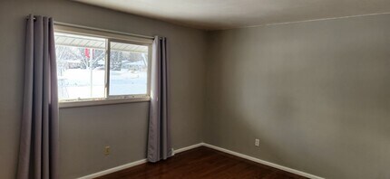 2407 Roxbury Rd in Janesville, WI - Building Photo - Building Photo