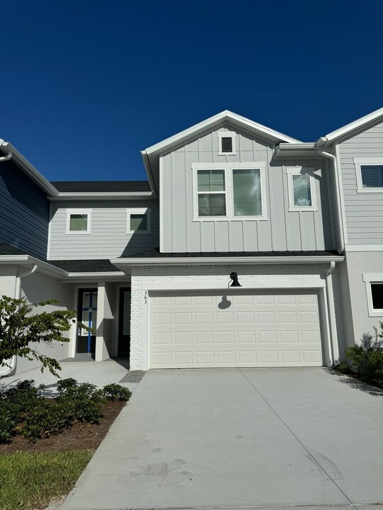 563 Astera Winds Ln in Lake Mary, FL - Building Photo