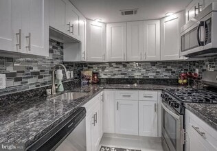 14822 Bryan Ct in Woodbridge, VA - Building Photo - Building Photo