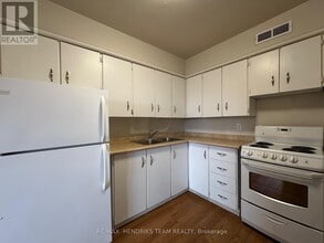 156 Fitch St in Welland, ON - Building Photo - Building Photo