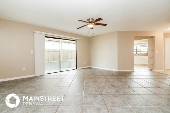 1718 Tall Pines Dr in Largo, FL - Building Photo - Building Photo
