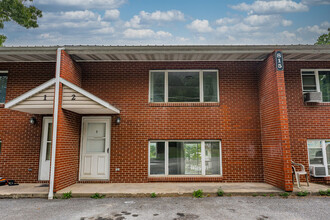 815 Deer Park Ave in Oakland, MD - Building Photo - Building Photo