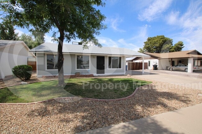 property at 3304 N El Dorado Dr