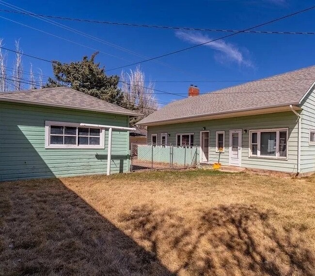 property at 164 N 9th St