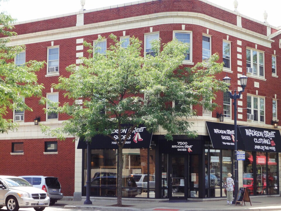 7502 Madison St in Forest Park, IL - Building Photo