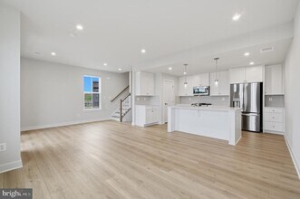 14421 Albemarle Point Pl in Chantilly, VA - Building Photo - Building Photo