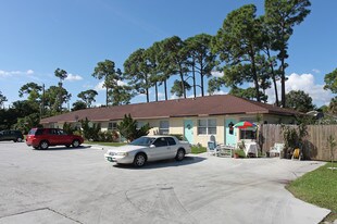 1221-1243 E Weatherbee Rd in Fort Pierce, FL - Building Photo