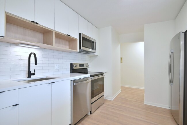 830 Judson Ave in Evanston, IL - Building Photo - Building Photo
