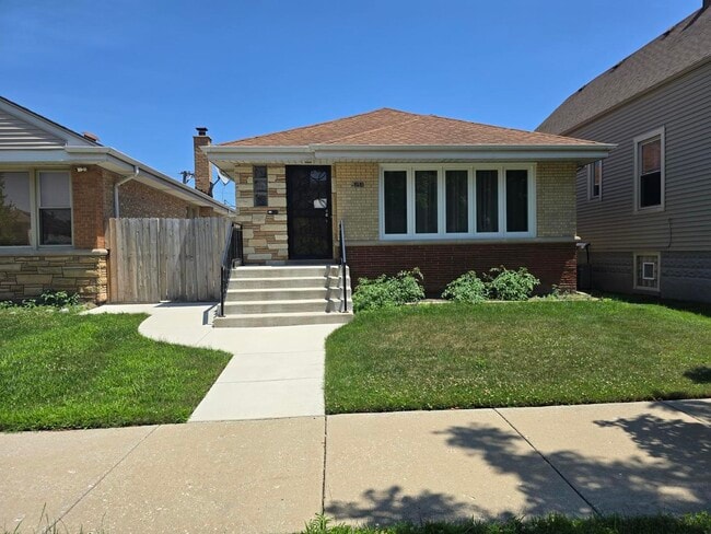 property at 5151 N Meade Ave