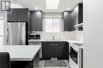 128 Blanchard Crescent in London, ON - Building Photo - Building Photo