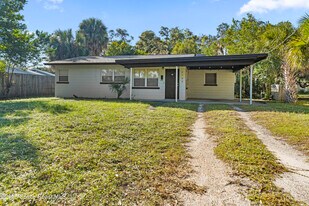 2108 Bignonia St in Melbourne, FL - Building Photo