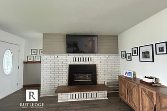 378 S Central Valley Dr in Central Point, OR - Foto de edificio - Building Photo
