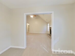 538 Grove Pointe Ct in Locust Grove, GA - Foto de edificio - Building Photo