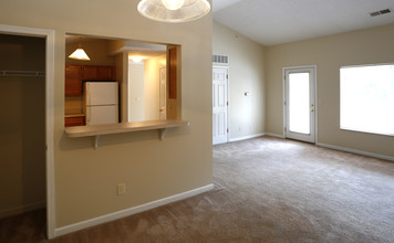 Oxford Hills Apartments in Taylor Mill, KY - Building Photo - Interior Photo