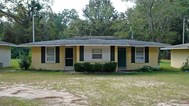 5900 Memorial Blue Star Hwy in Chattahoochee, FL - Building Photo - Building Photo