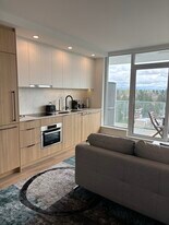 13685 102 Av in Surrey, BC - Building Photo