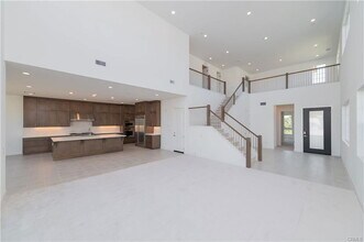 27562 Juniper Ln in Valencia, CA - Building Photo - Building Photo