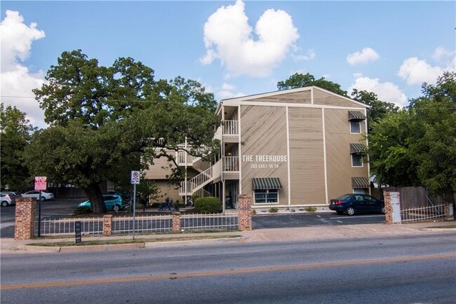 property at 202 E 45th St