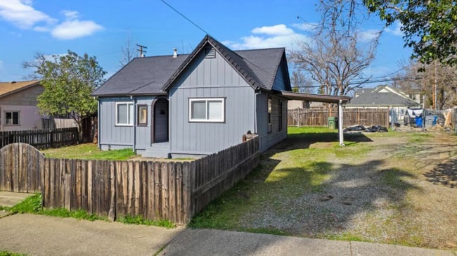 706 State St in Redding, CA - Building Photo - Building Photo
