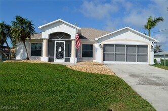 4904 SW 1st Ct in Cape Coral, FL - Building Photo - Building Photo