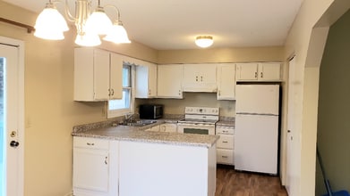 2021 48th St NW in Rochester, MN - Building Photo - Building Photo